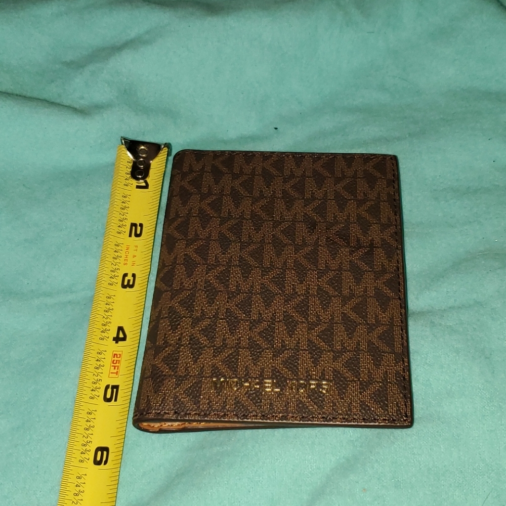 Passport wallet